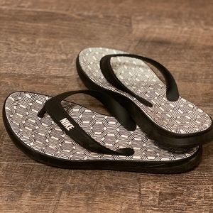Nike design flipflop